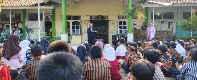 Literasi Keuangan BPR Gunung Rizki bersama SD Negeri Bringin 01 Semarang