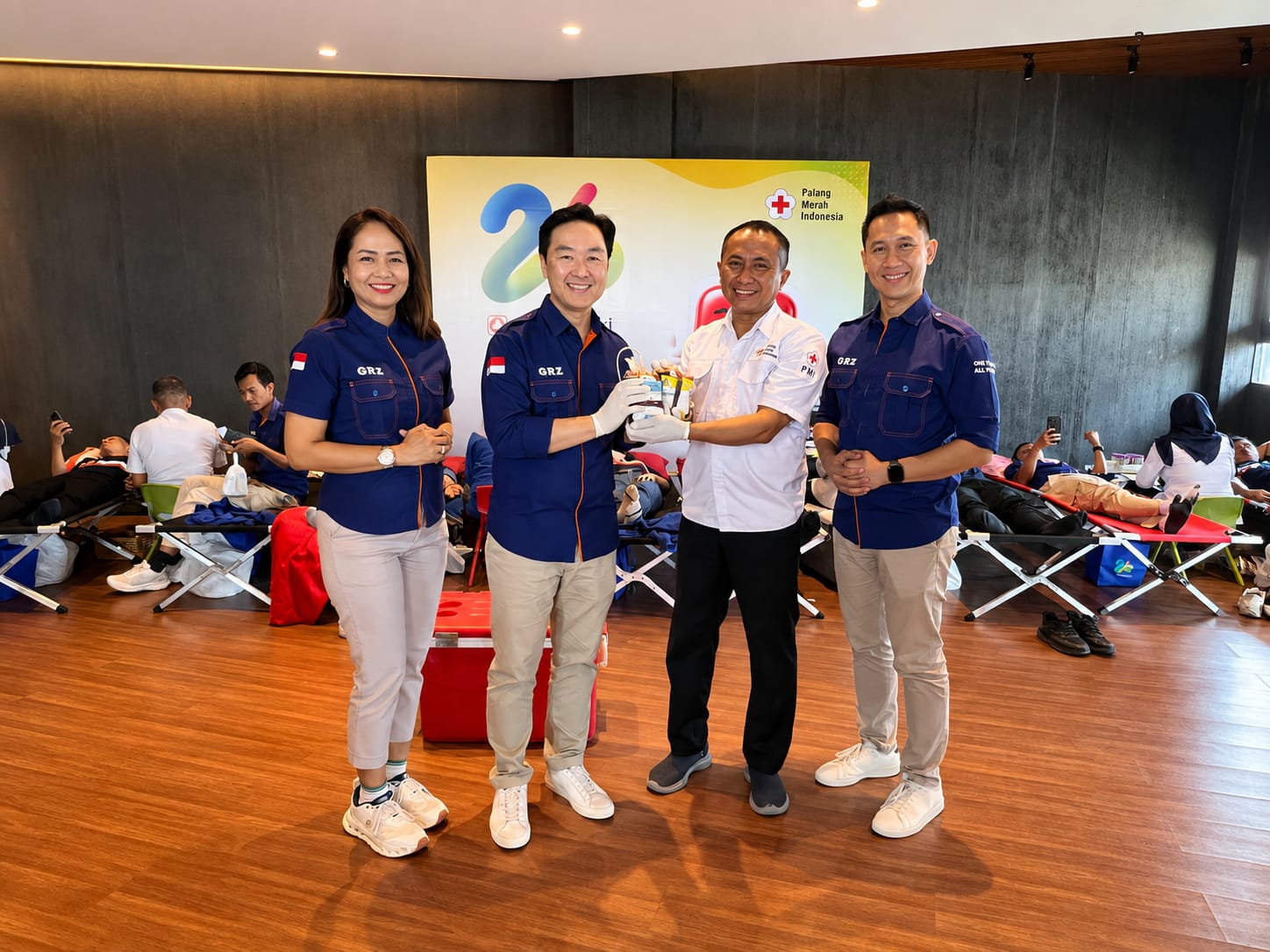 Foto Bersama Para Direksi dengan PMI